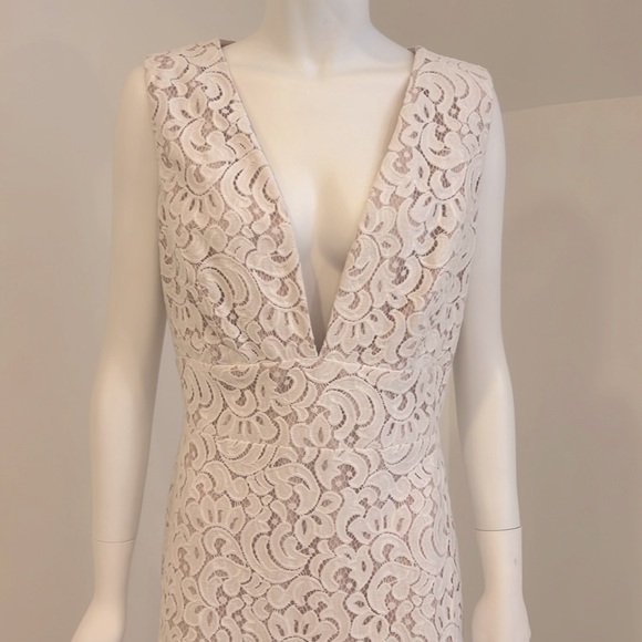 SAMPLE SALE NWT LELA ROSE SIZE 16 Ivory lace/Cameo(blush). Pristine condition. - Picture 3 of 7
